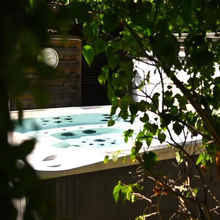 Les Jardins De Bormes, Sauna & Jacuzzi