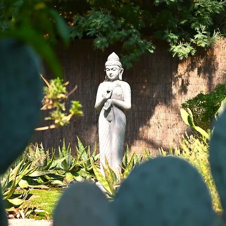 Отель Les Jardins De Bormes, Sauna & Jacuzzi 3*