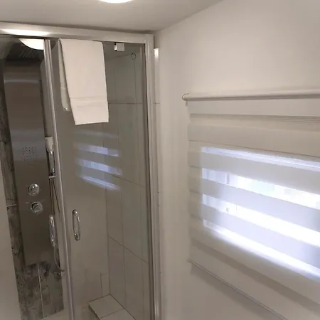 Les Jardins De Bormes, Sauna & Jacuzzi 博尔马斯·莱斯·米默萨斯