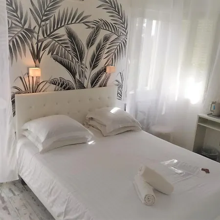 Hotel Les Jardins De