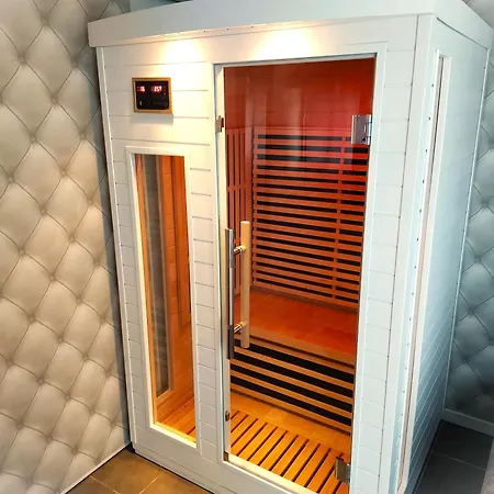 Les Jardins De Bormes, Sauna & Jacuzzi 酒店 博尔马斯·莱斯·米默萨斯