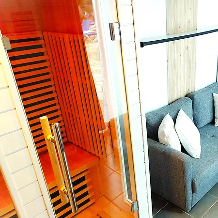 Les Jardins De Bormes, Sauna & Jacuzzi Hotel