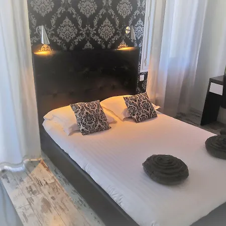 Les Jardins De Bormes, De Charme Et Detente, Espace Bien-etre Avec Sauna & Jacuzzi - Adult Only 3*