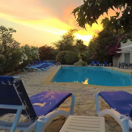 Les Jardins De Bormes, De Charme Et Detente, Espace Bien-etre Avec Sauna & Jacuzzi - Adult Only 3* Bormes-les-Mimosas