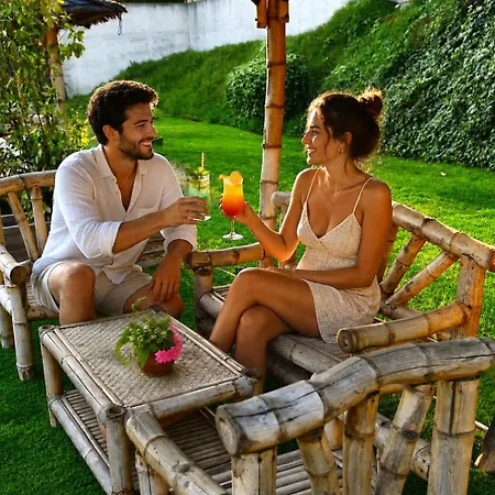 Les Jardins de Bormes, hôtel de charme et détente, espace bien-être avec sauna&jacuzzi Hotel