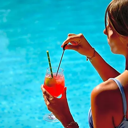 Les Jardins De Bormes, Adult Only Avec Piscine, Jacuzzi Et Sauna فندق