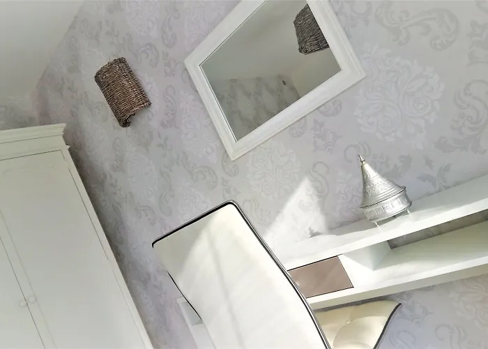 Hotel Les Jardins De Bormes, Adult Only Avec Sauna & Jacuzzi